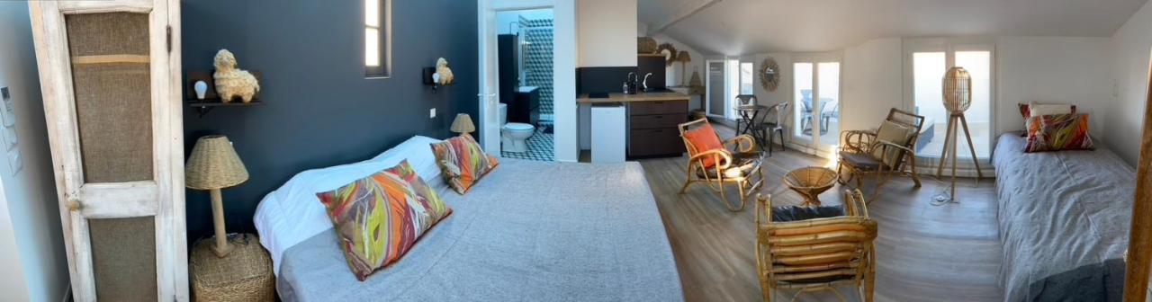 Les Nuits Etoilees, Studio Terrasse Apercu Mer, Tres Lumineux, Ac, 100M Du Port Sanary Luaran gambar