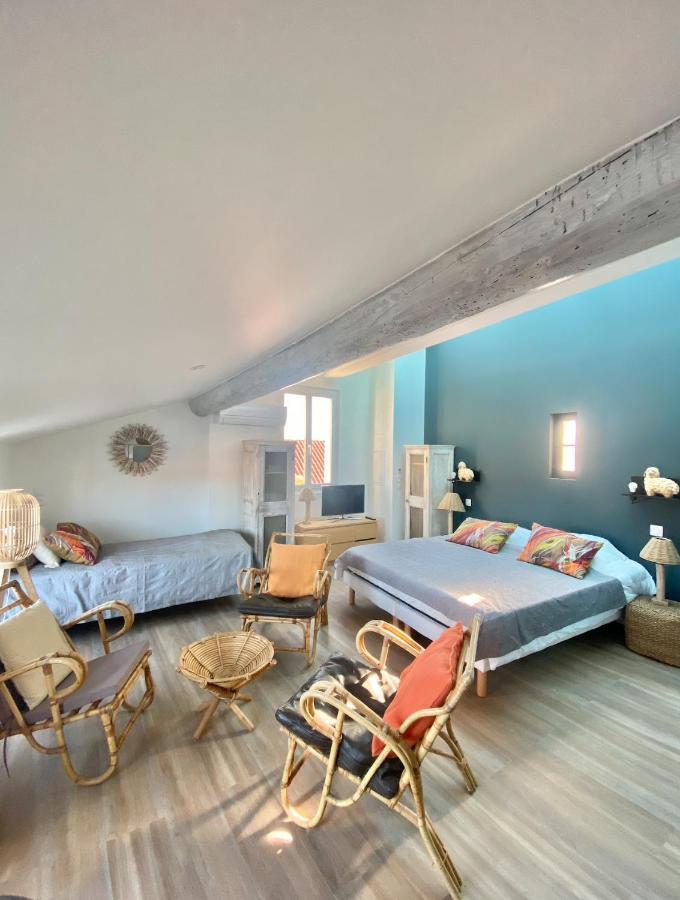 Les Nuits Etoilees, Studio Terrasse Apercu Mer, Tres Lumineux, Ac, 100M Du Port Sanary Luaran gambar