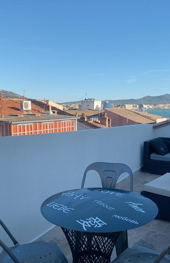 Les Nuits Etoilees, Studio Terrasse Apercu Mer, Tres Lumineux, Ac, 100M Du Port Sanary Luaran gambar